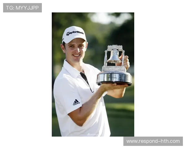 网坛最新动态：明星球员激战四大满贯赛场精彩瞬间回顾